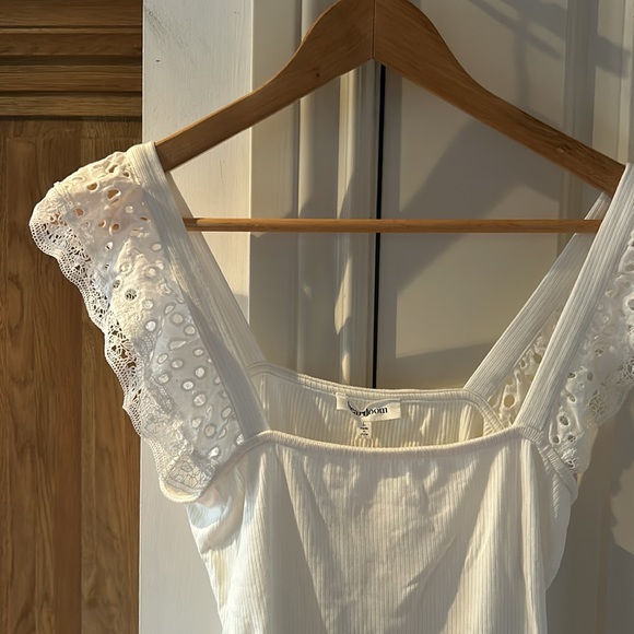 HEARTLOOK ANTHROPOLOGIE ribbed white tank with ruffle sleeves large - Picture 5 of 11